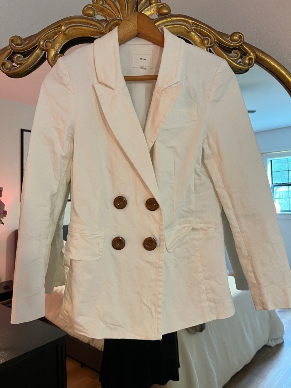 A Loves A - White blazer with wood buttons